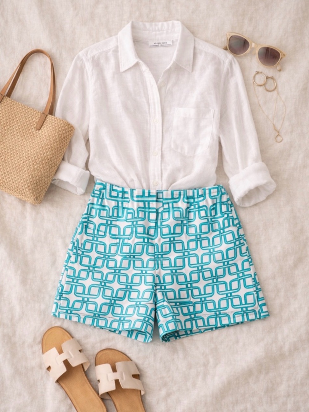 Trina Turk Women's Blue Teal Geometric Tailored Shorts EUC